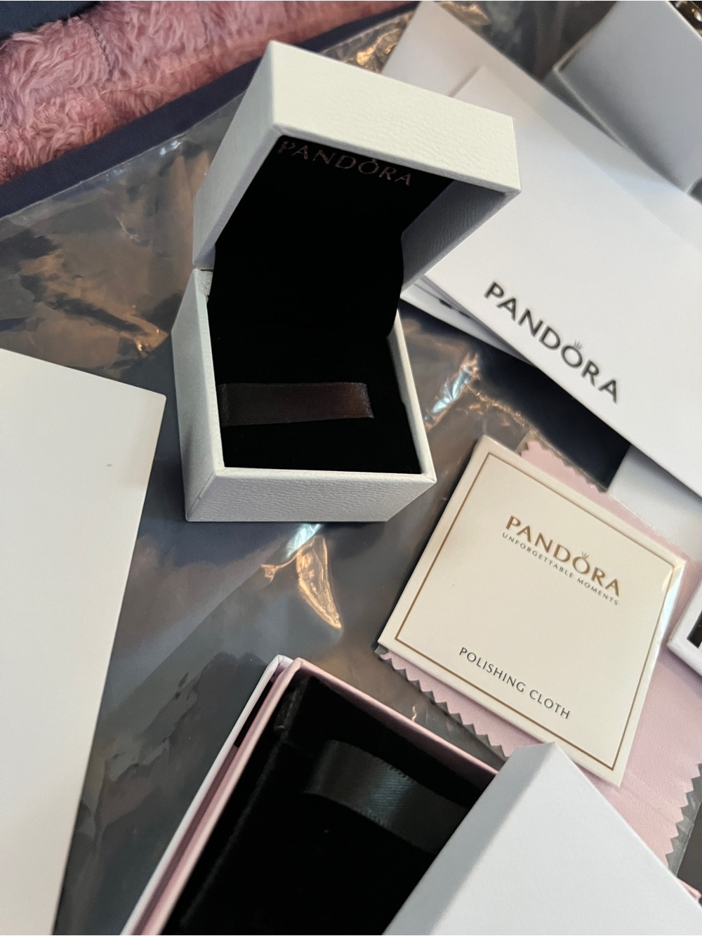 🎀 Pandora Packing and Supplies Bonus: Ornament 🎀 - Picture 3 of 11